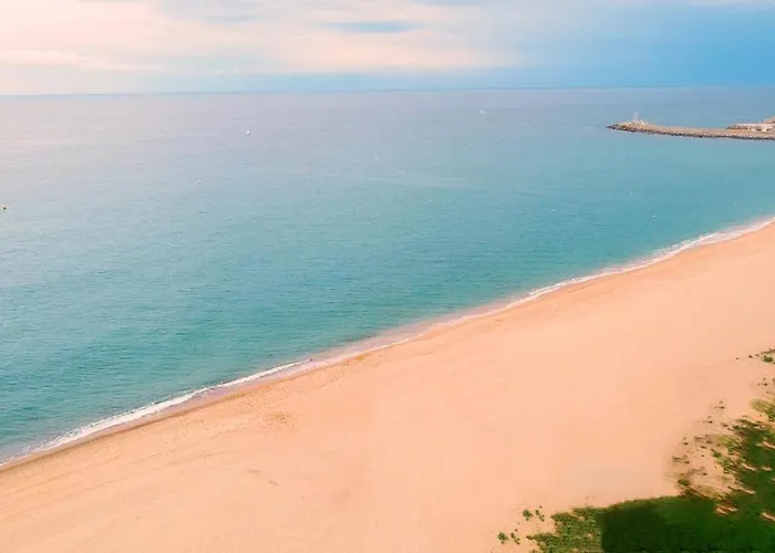 Apartment Beachfront Sea View, 75m Size And Parking *