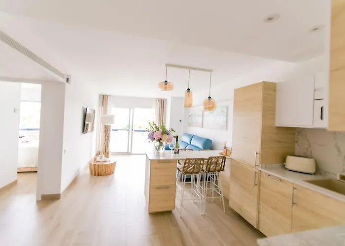 Apartament Beachfront Sea View, 75m Size&parking *