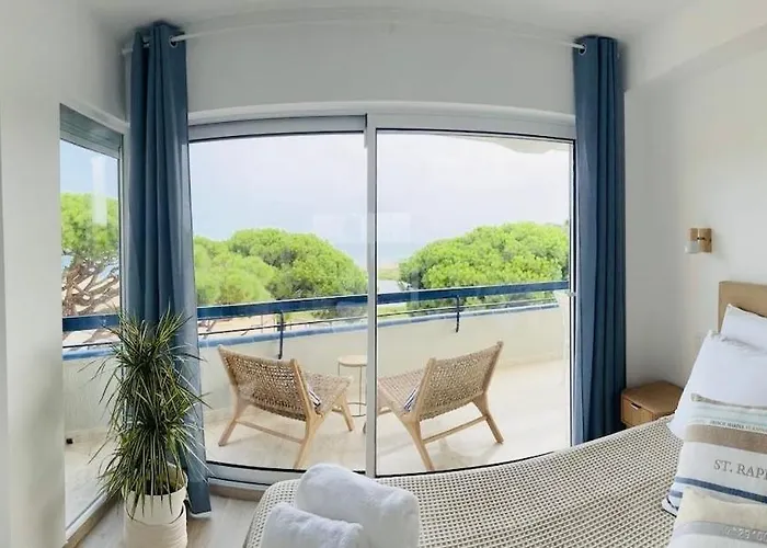 Beachfront Sea View, 75m Size And Parking アパート *